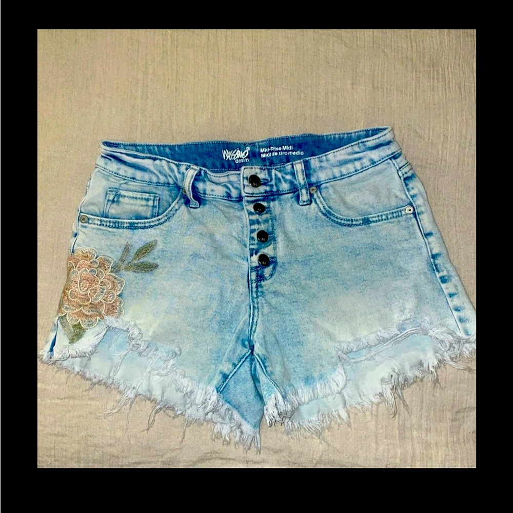 Mossimo - Women’s Mid Rise Jean Shorts